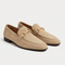 Mocassins en daim beige avec boucle dorée pour homme