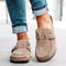 Mocassin en daim beige pour femme avec boucle décorative