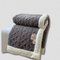 Couverture en laine grise avec bordure en sherpa blanche