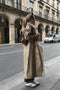 Gabardina beige para mujer con cinturón y botones